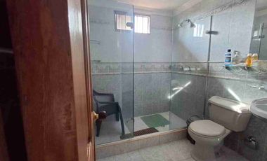 VENDO CASA ESQUINERA , SECTOR  BUENAVISTA