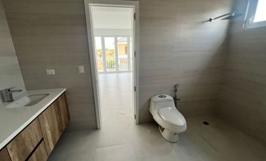 Venta de linda casa dos plantas en Urbanización Aires Norte