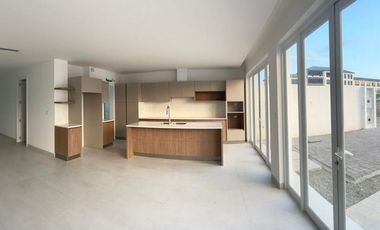 Venta de linda casa dos plantas en Urbanización Aires Norte