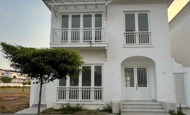 Venta de linda casa dos plantas en Urbanización Aires Norte