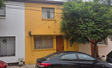 Se vende acogedora casa sector Hospital, Quilpué.