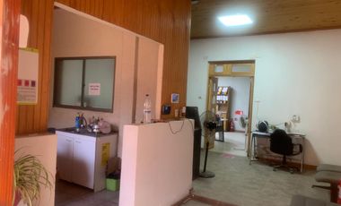 ARRIENDA/ VENDE CASA PARA USO COMERCIAL