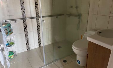 Casa de venta  de 2 plantas en la mitad del Mundo, Quito , Ecuador.