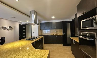 En Venta Departamento de 2 dormitorios Amoblado en Av. 12 de Abril, sector céntrico, Cuenca