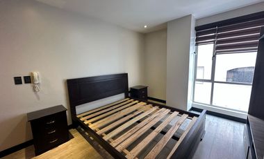 En Venta Departamento de 2 dormitorios Amoblado en Av. 12 de Abril, sector céntrico, Cuenca