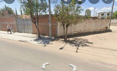 Terreno comercial en RENTA en esquina frente al mercado – Presa de Bravo