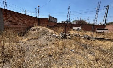 Terreno comercial en RENTA en esquina frente al mercado – Presa de Bravo