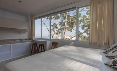 Edificio en venta de 8 departamentos con vista al mar en Puerto Vallarta en Col. 5 de Diciembre.