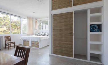 Edificio en venta de 8 departamentos con vista al mar en Puerto Vallarta en Col. 5 de Diciembre.