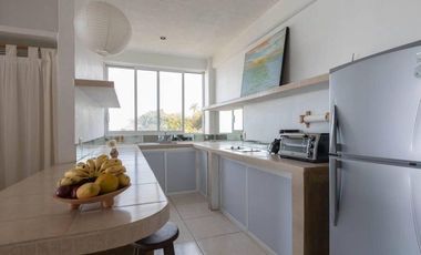 Edificio en venta de 8 departamentos con vista al mar en Puerto Vallarta en Col. 5 de Diciembre.