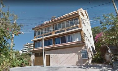 Edificio en venta de 8 departamentos con vista al mar en Puerto Vallarta en Col. 5 de Diciembre.