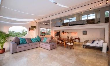 Edificio en venta de 8 departamentos con vista al mar en Puerto Vallarta en Col. 5 de Diciembre.