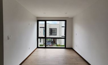 En Venta casa de 3 dormitorios en condominio privado en Challuabamba - Por Estrenar