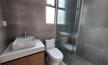 En Venta casa de 3 dormitorios en condominio privado en Challuabamba - Por Estrenar