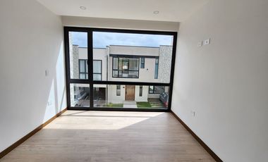 En Venta casa de 3 dormitorios en condominio privado en Challuabamba - Por Estrenar