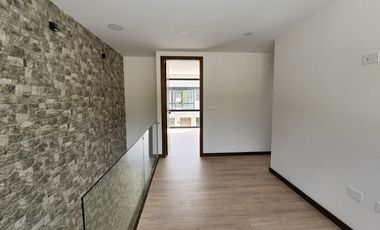 En Venta casa de 3 dormitorios en condominio privado en Challuabamba - Por Estrenar