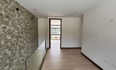 En Venta casa de 3 dormitorios en condominio privado en Challuabamba - Por Estrenar