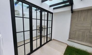 En Venta casa de 3 dormitorios en condominio privado en Challuabamba - Por Estrenar
