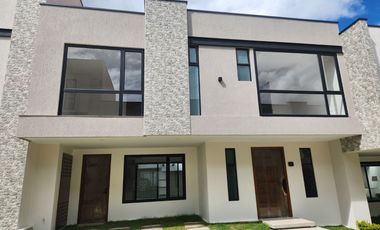 En Venta casa de 3 dormitorios en condominio privado en Challuabamba - Por Estrenar