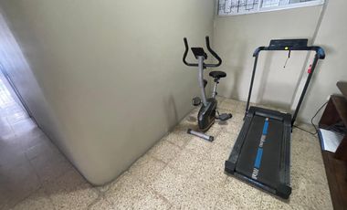 CIUDADELA ALBORADA SEXTA ETAPA ALQUILO BONITA HABITACION AMOBLADA, PARQUEO PARA UN VEHICULO, BAÑO INDEPENDIENTE