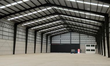 Nave 3270 M2 Autopista frente a Planta VW