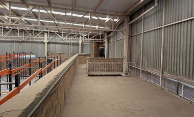 Corporativo con Bodega y Oficinas - Oportunidad para empresas o Desarrolladores!