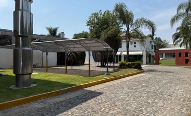 Corporativo con Bodega y Oficinas - Oportunidad para empresas o Desarrolladores!