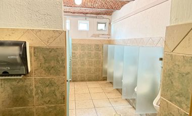 Corporativo con Bodega y Oficinas - Oportunidad para empresas o Desarrolladores!