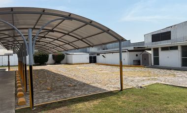 Corporativo con Bodega y Oficinas - Oportunidad para empresas o Desarrolladores!