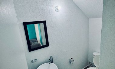 Oportunidad! Casa 2 recs con alberca y seguridad en Playa del Carmen