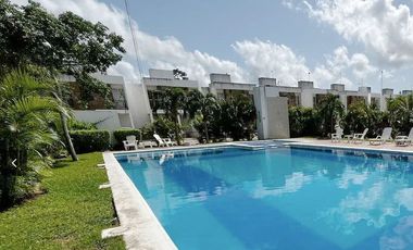 Oportunidad! Casa 2 recs con alberca y seguridad en Playa del Carmen