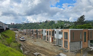 VENDO AMPLIA Y PRECIOSA CASA EN EL SECTOR DE LA FLORIDA DE 135m2, RETIRO FLORIDA