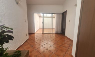 Renta de una planta zona Galerías Metepec