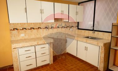 CASA EN VENTA CALLE LINEA FÉRREA, SAN ANTONIO
