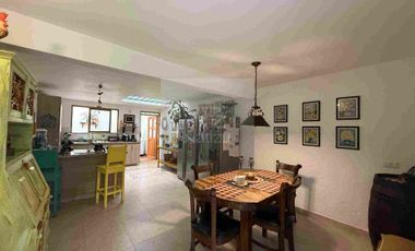 Casa en segundo nivel con mansarda