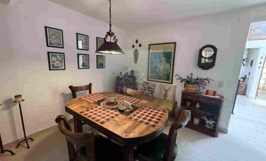 Casa en segundo nivel con mansarda