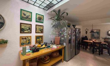 Casa en segundo nivel con mansarda