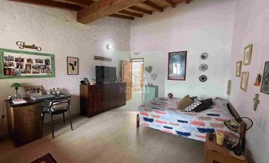Casa en segundo nivel con mansarda