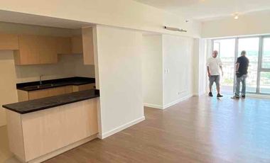3-BR Brandnew Condo at Patio Suites For Sale
