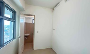 3-BR Brandnew Condo at Patio Suites For Sale