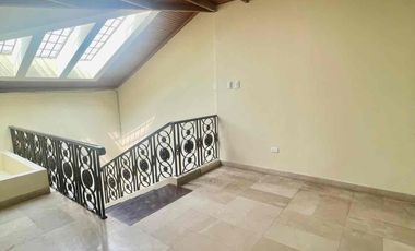 URDESA CENTRAL 
Calle comercial , Vendo o Alquilo 2 casas juntas de 2 plantas, 6 Dormitorios, 
727,20 m2, 
$600.000 / $3000
