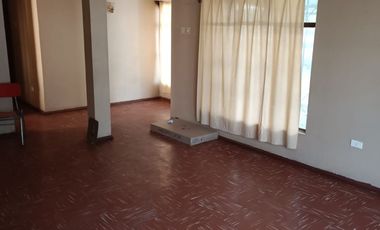 SE ARRIENDA CASA EN CENTRO DE LOS ÁNGELES