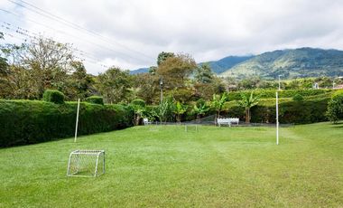 Venta Finca en Lago Calima en condominio