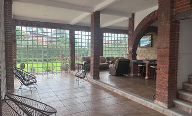 En venta casa sola con alberca en Yautepec, Morelos