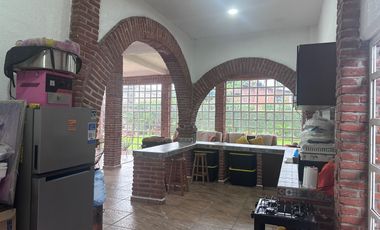 En venta casa sola con alberca en Yautepec, Morelos