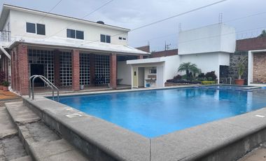 En venta casa sola con alberca en Yautepec, Morelos