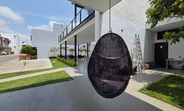 CASA NUEVA EN VENTA CON ROOF GARDEN Y ACABADOS MODERNOS. ZONA VALDEPEÑAS, CERCA CUCEA.