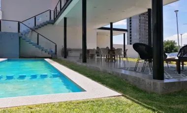 CASA NUEVA EN VENTA CON ROOF GARDEN Y ACABADOS MODERNOS. ZONA VALDEPEÑAS, CERCA CUCEA.