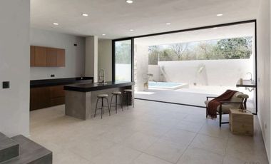 Casa en venta en Privada Morera, al norte de la Ciudad de Mérida