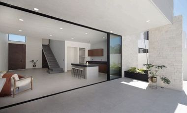 Casa en venta en Privada Morera, al norte de la Ciudad de Mérida